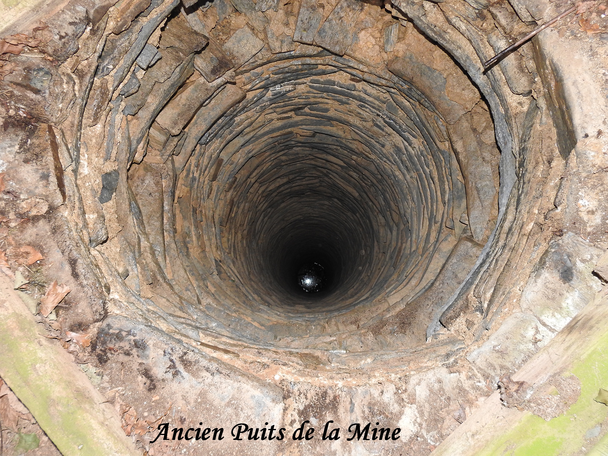 Ancien puits de la Mine - Histoire de Glénac Puits