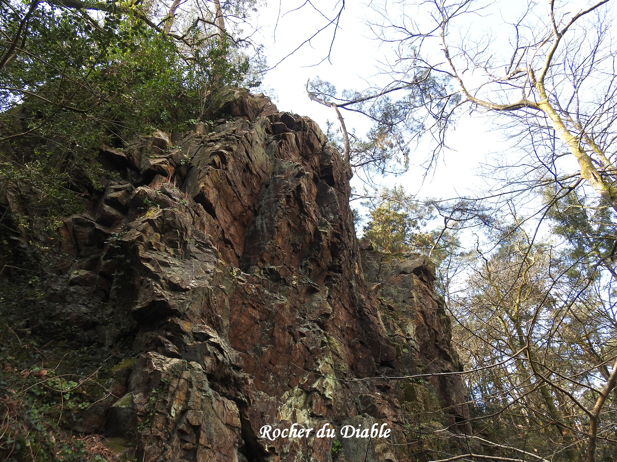 Photo du Rocher du diable - Histoire de Glénac Photo du Rocher du diable -